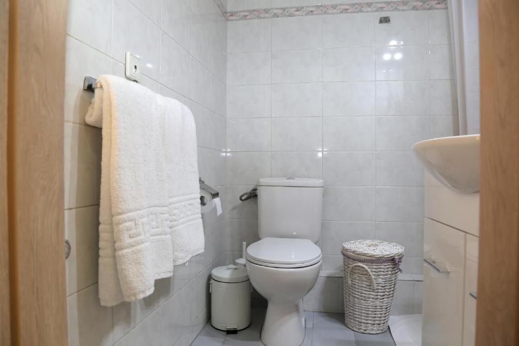 Stylish Modern Apartment, Nilie Hospitality Mgmt Tesalonika Bagian luar foto